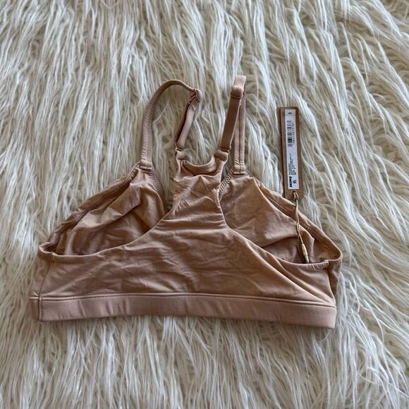 Skims Fits Everybody Racerback Plunge Bralette Clay
Size Small - Picture 5 of 7